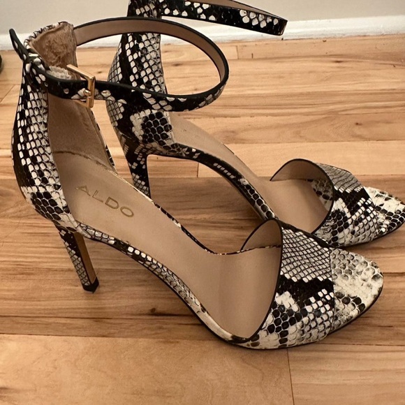 ALDO HEELS - Picture 4 of 6